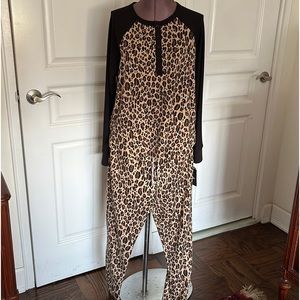 COPY - DKNY Animal Print. Top & Bottom